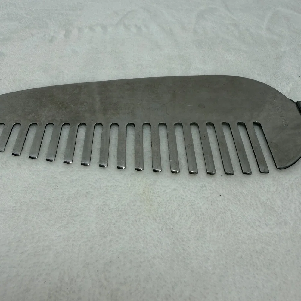 VTG Red Bakelite Handle Cake Pie Cutter Server Comb Edge MCM 9.5